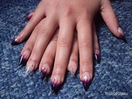 Tüzes fekete rózsszín