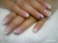 Julinak tanárnénis