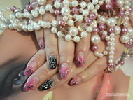 rózsaszín és fekete