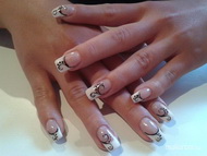 Zselés köröm akrill díszitéssel