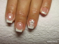 Francia fehér virággal