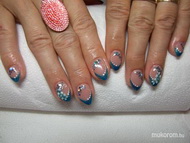 Türkíz virágokkal flitterekkel 