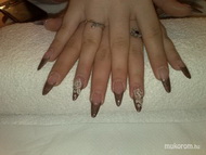 hegyes antik hatású