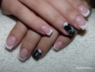 CN koponyás matricával