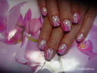 színváltós zselével és akrillal