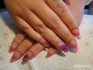 Melindának rózsaszín csillámmal