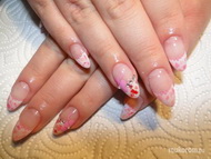 Melindának apró díszítéssel