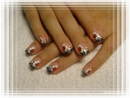 egy kis fekete piros virággal