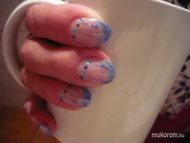 Gyöngyi ismét kékben