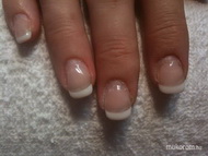 a vendég így érkezett más körmöstől