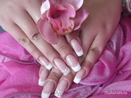 Akrillal díszített