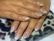 Francia pezsgő díszítéssel