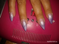 szaténfényű lila átmenet