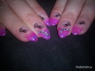 Egy kis fekete díszítéssel