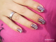 Csíkos fekete fehér pink