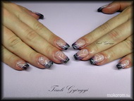 Üveg fekete mályvával zselé virággal