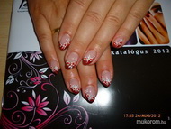 pici virágok pirosban