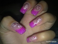 Színes kocka köröm