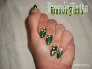 Zöld margarétás köröm lenőve