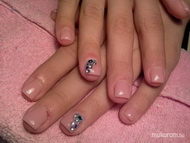 körömágy hosszabbító kövekkel