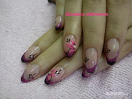 Ciklámen és fekete