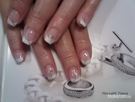 Verának francia körmök