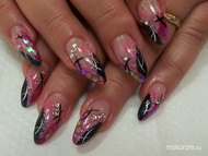 pink fekete különleges