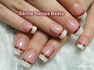 beépített piros szalaggal