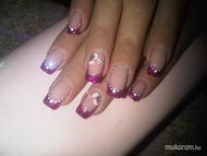 pink kocka strasszal