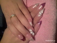 műköröm porcelán virággal