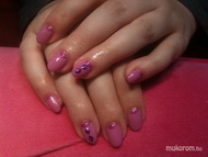 színváltós hold manikűr