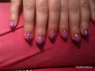 színváltós hold manikűr hidegben 