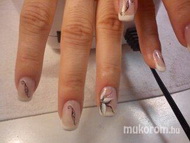 saját köröm zselével megerősítve