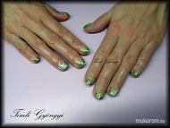 Zöld fehér virággal