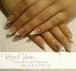 fekete akryl és kövek