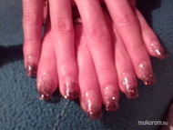 első műkörmöm barna hexagonos csillámos