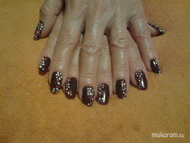 barna alap fehér rózsaszín virágok