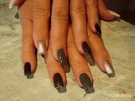 Sötét színátmenet