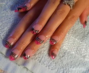 Csallóközi Adriennek