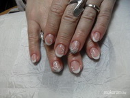 matt francia fehér zselé díszítéssel