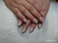 fehér zselével díszített