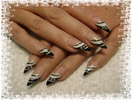 fekete fehér csíkos