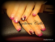 épített zselé akril festéssel