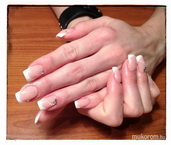 Best Nails - Diszkrét díszítéssel