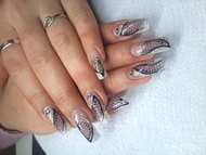 hálóval díszítve