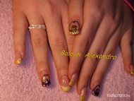 wu tanges koronával     arany és lila 