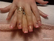 rózsaszín és színes köves