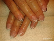 divatos pöttyös francia