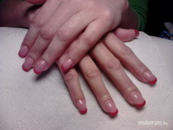 Best Nails - zselés köröm piros véggel