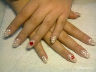 Best Nails - pöttyös szívecskés